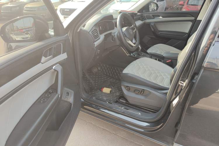 Used Volkswagen Tayron 2023 330TSI Two-Wheel-Drive Luxury Plus Advanced Version
