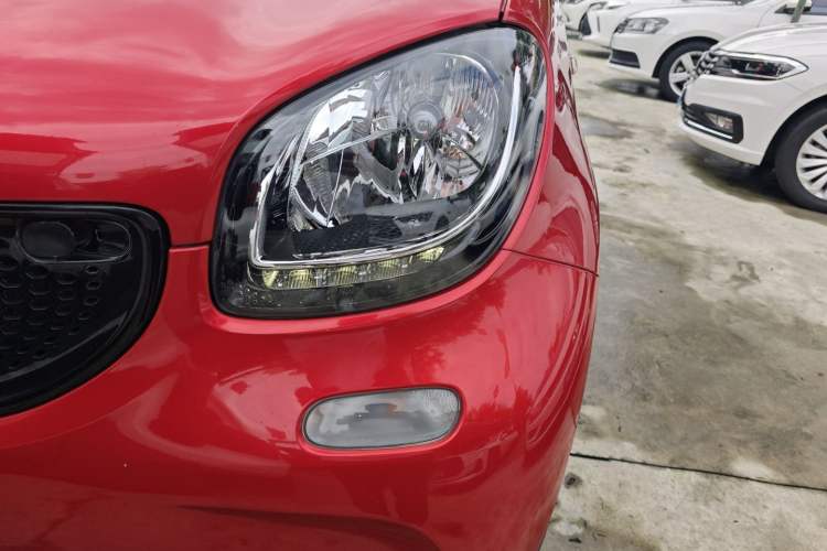 Used  forfour 2018 1.0L 52 kW Dynamic Edition
