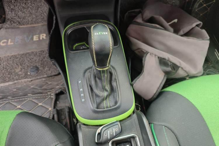 Used Roewe Clever 2021 302 km New Four-Seater Super-Efficient Version
