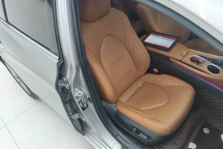 Used Toyota Avalon 2022 Dual-Engine 2.5L XLE Premium Edition