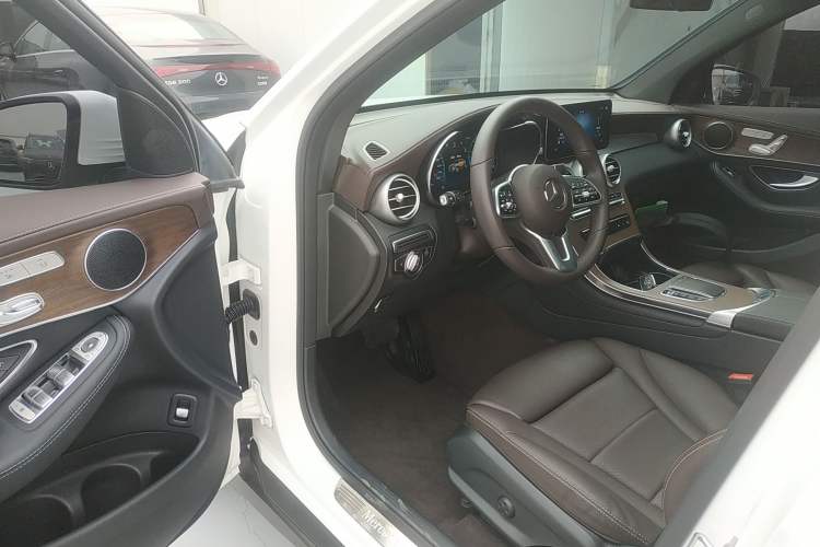 Used Mercedes-Benz GLC 2022 Second Facelift GLC 260 L 4MATIC Luxury Edition