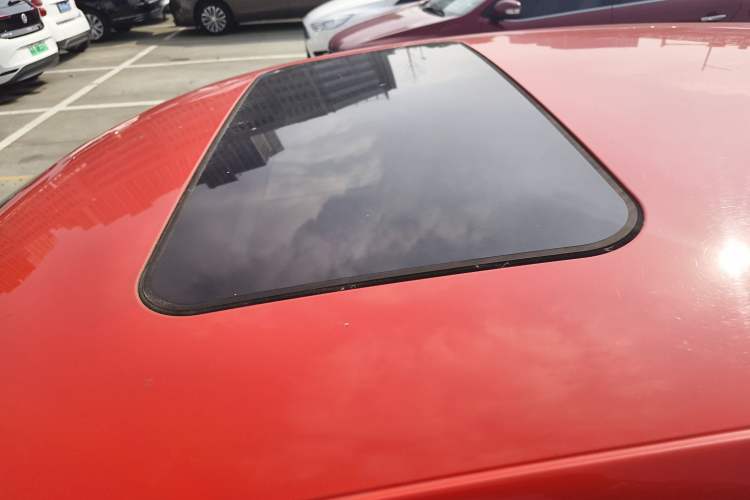 Used Volkswagen Polo 2016 1.6L Automatic Comfort Model
