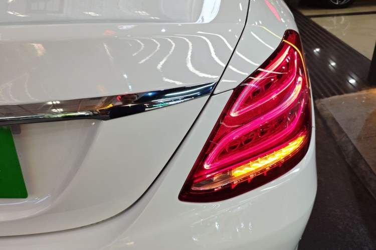 Used Mercedes-Benz C-Class 2015 C 200 L