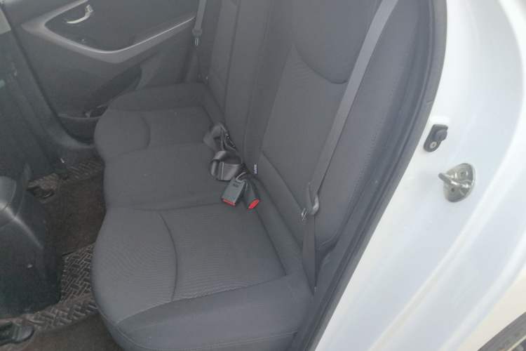 Used Hyundai Elantra 2015 1.6L Automatic Leading Model
