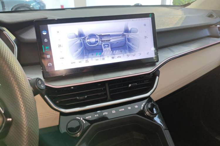 Used Lynk & Co 06 2023 Remix 1.5T Shero