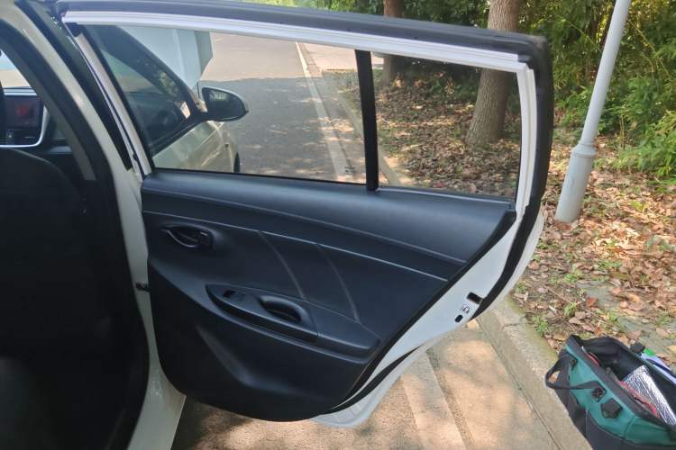 Used Toyota YARiS L 2016 Revised 1.5E CVT Charming Edition
