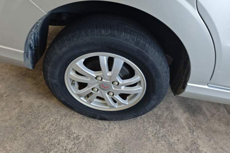 Used Wuling Hongguang 2019 1.5L S Comfort Edition China VI LAR
