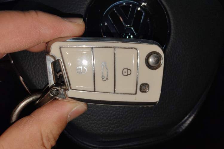 Used Volkswagen Tiguan L 2019 330TSI Automatic Two-Wheel Drive Panoramic Comfort Edition China VI Standard
