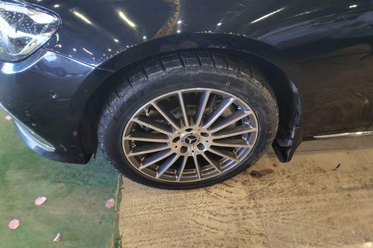 Used Mercedes-Benz E-Class 2021 E 260 L
