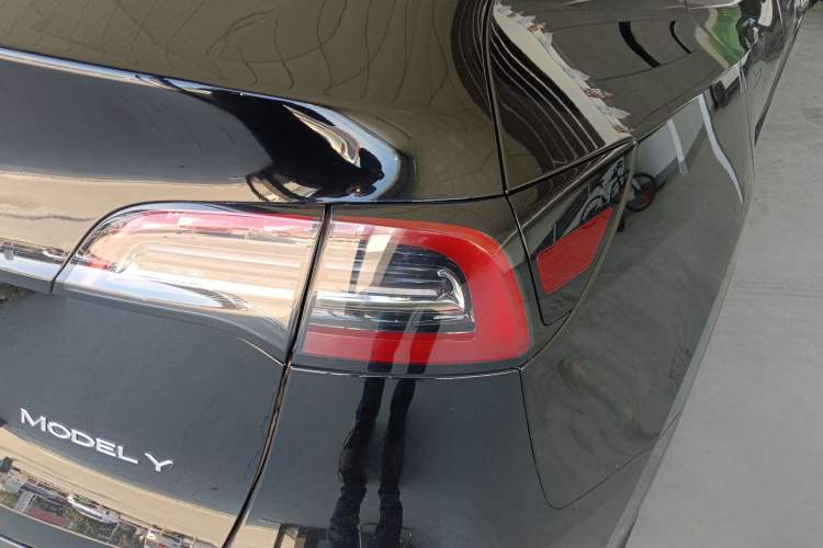 Used Tesla Model Y 2023 Rear-Wheel-Drive Version
