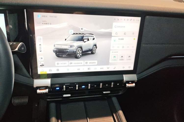 Used  G318 2024 Four-Wheel-Drive Air Suspension Model
