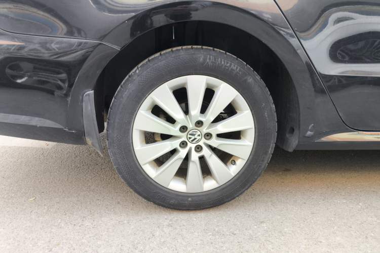 Used Volkswagen Lavida 2013 Restyled Classic 1.6L Manual Comfort Edition