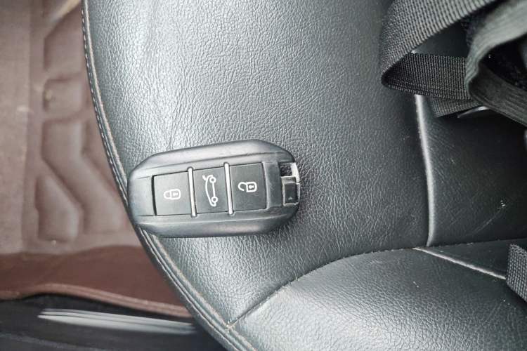 Used Peugeot 2008 2014 1.6L Automatic Navigation Edition
