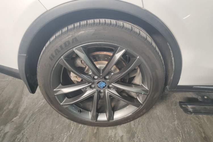 Used BYD Tang New Energy 2018 DM 2.0T All-Wheel Drive Smart Connectivity Luxury Model 7 Seats China V Emission Standard
