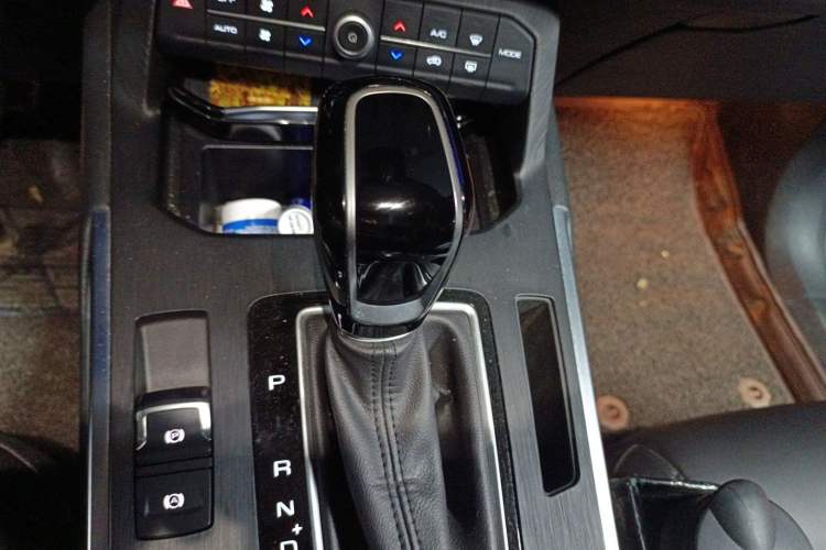 Used Wey VV5 2017 2.0T Ultra-Luxury Version
