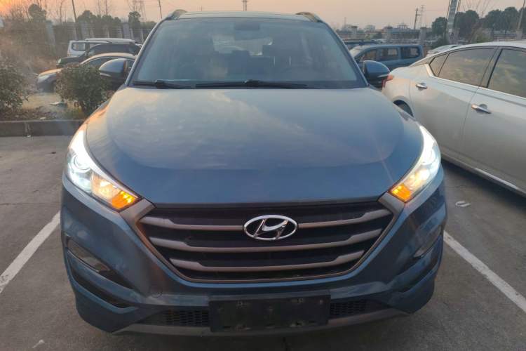 Used Hyundai Tucson 2015 1.6T Dual-Clutch Two-Wheel-Drive Leading Model
