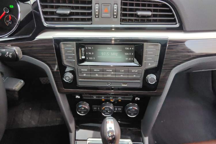 Used Volkswagen Lamando 2015 280TSI DSG Comfort Edition
