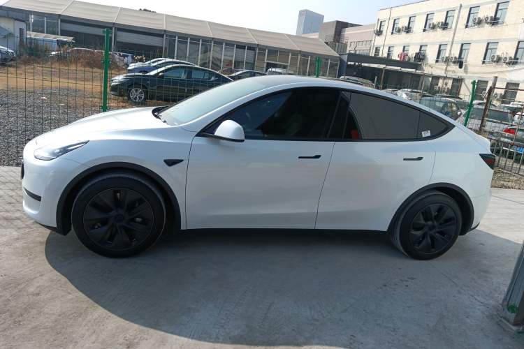 Used Tesla Model Y 2024 Rear-Wheel-Drive Version
