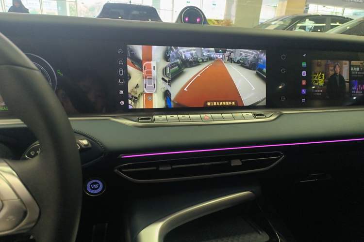 Used VOYAH FREE 2021 Four-Wheel Drive Standard Range-Extended Exclusive Luxury Package
