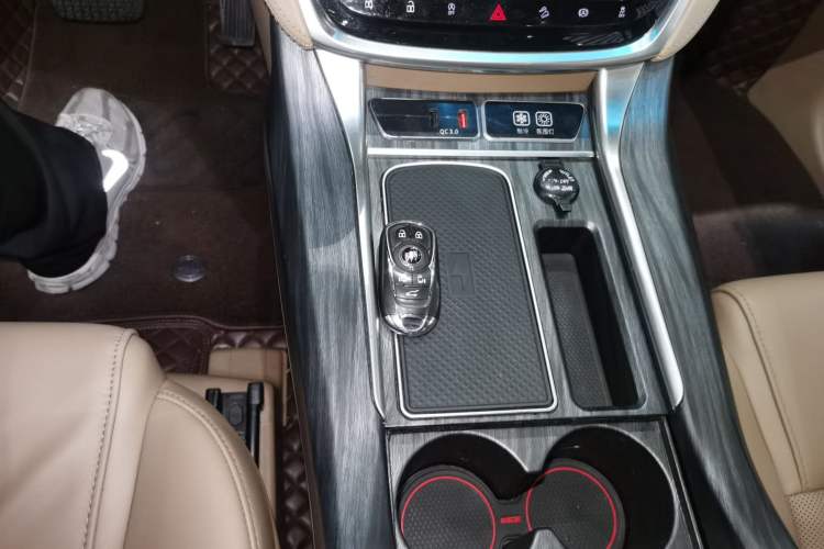 Used Buick GL8 2021 ES Landtrek 653T Luxury Model
