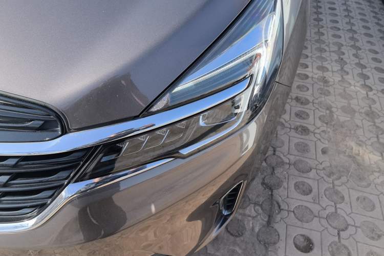 Used Buick GL8 2020 Land Cruiser Executive Class 652T Comfort Model
