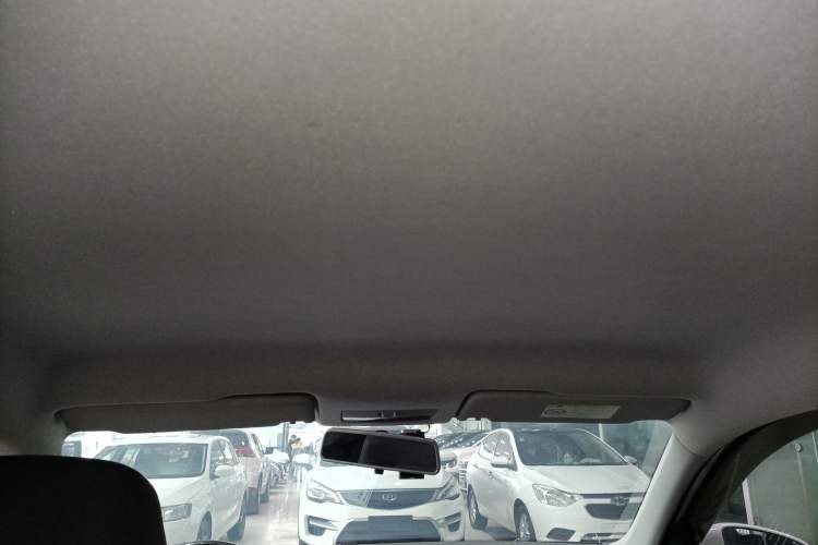 Used Volkswagen Santana 2015 1.6L Manual Fashion Edition
