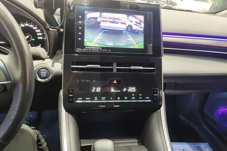 Used Toyota Avalon 2023 2.0L Premium Edition
