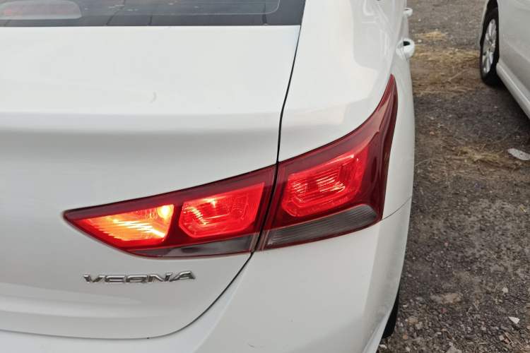 Used Hyundai Verna 2016 1.4L Manual Cool Edition GLS
