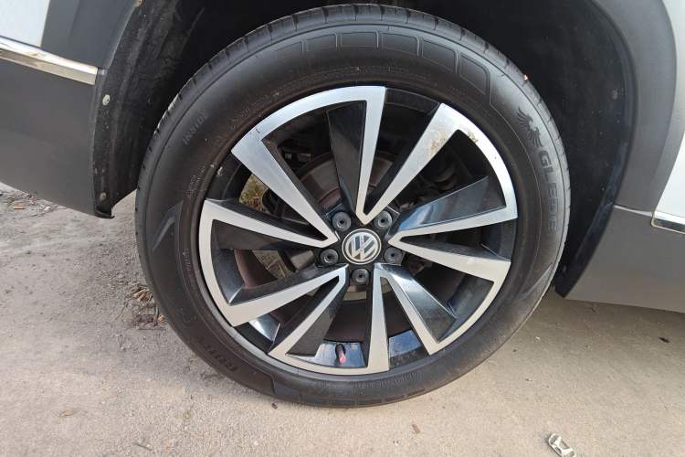 Used Volkswagen Tharu 2020 280TSI Two-Wheel Drive Luxury Edition China VI Standard
