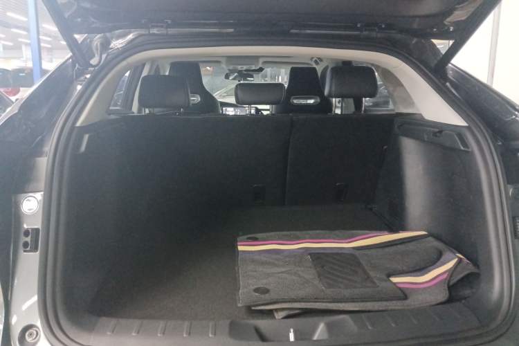 Used Changan UNI-K 2023 2.0T Two-Wheel Drive YueShang Trim