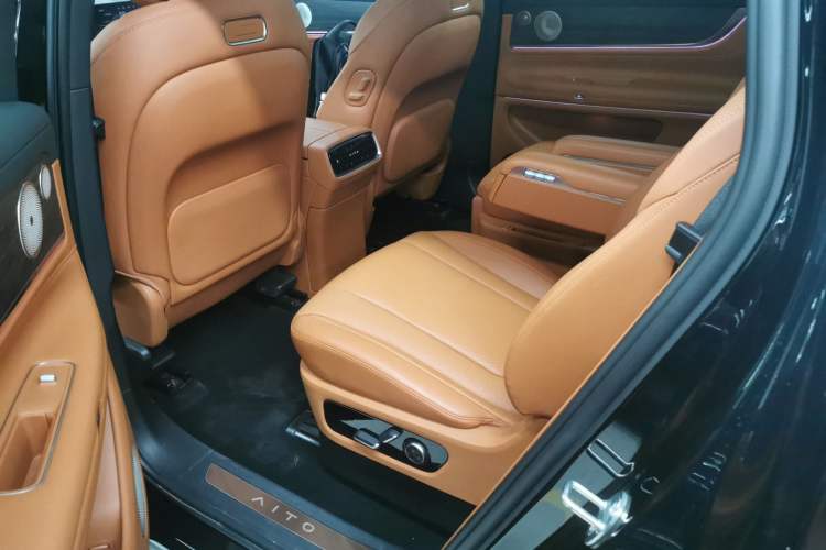 Used Hima AITO M9 2024 Range-Extended Ultra Version 42 kWh 6-Seater Model
