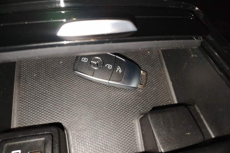 Used Mercedes-Benz A-Class 2022 Second Facelift A 200 L Sport Sedan Fashion Version
