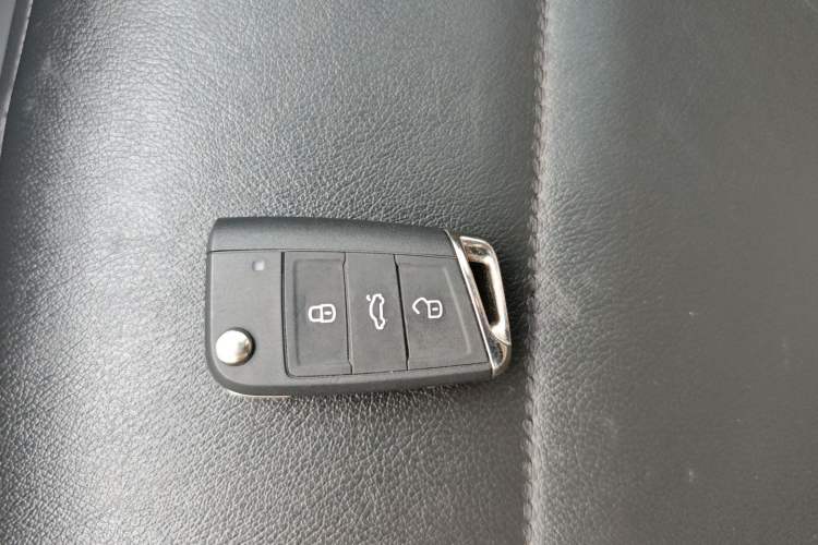 Used Volkswagen Tiguan L 2019 380TSI Automatic All-Wheel Drive Luxury Edition with 7 Seats China VI Standard
