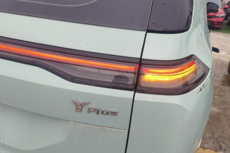 Used AION Y 2022 Plus 70 Tech Edition
