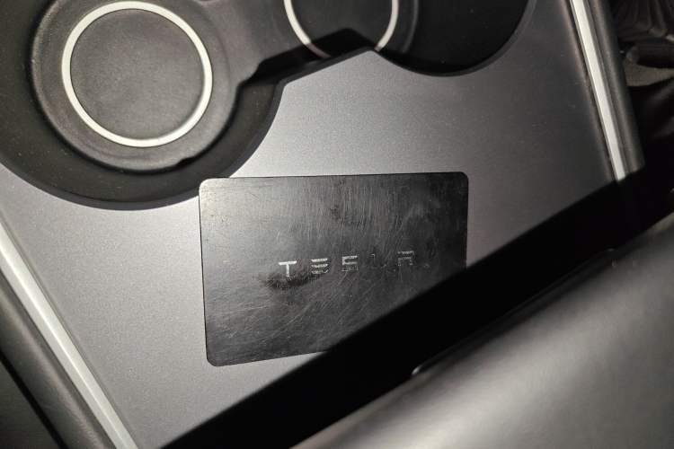 Used Tesla Model Y 2022 Long-Range All-Wheel-Drive Version
