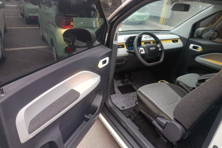 Used Chery QQ Ice Cream 2022 170km Sundae Phosphate Lithium-Ion
