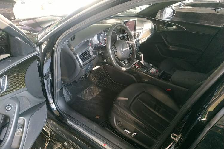 Used Audi A6L 2018 30th Anniversary Edition 45 TFSI quattro Sport model
