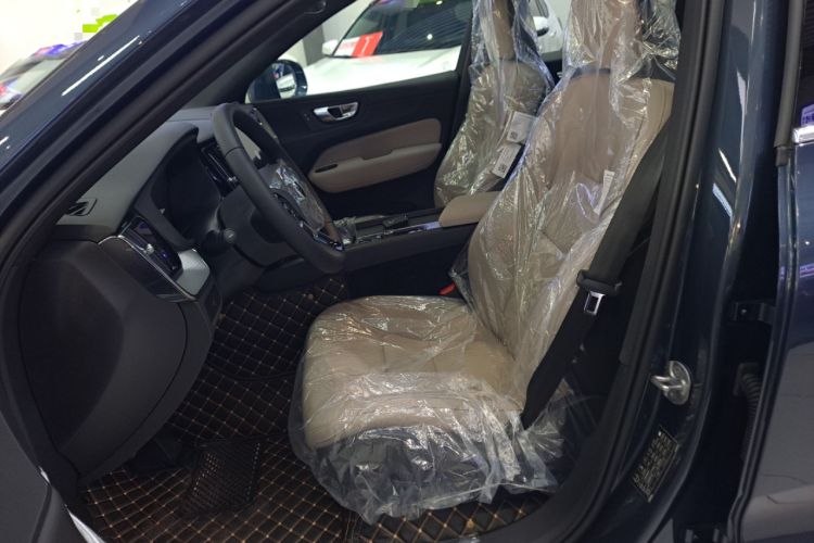 Used Volvo XC60 2026 B5 4x4 Smart Luxury Edition