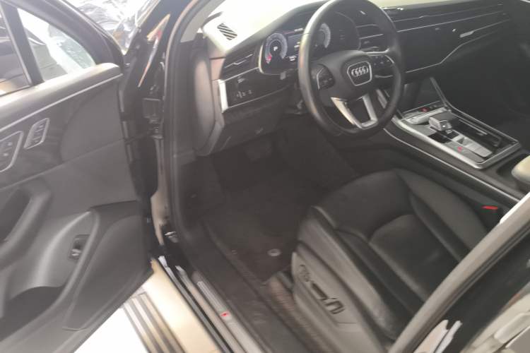 Used Audi Q7 2020 55 TFSI quattro S line sports model