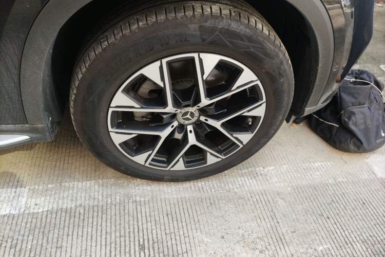 Used Mercedes-Benz GLC 2023 Facelift GLC 260 L 4MATIC Dynamic Version 5 Seats
