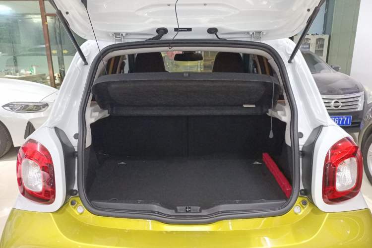 Used  forfour 2016 1.0L 52 kW Passion Edition