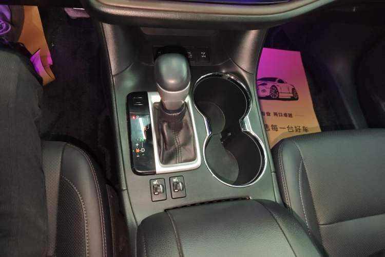 Used Toyota Highlander 2018 2.0T Four-Wheel Drive Prestige Version 7 Seats China VI Standard
