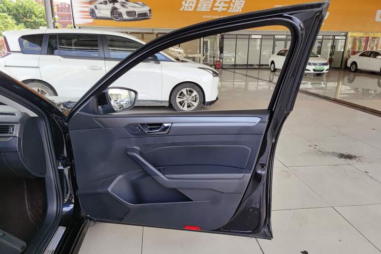 Used Volkswagen Passat 2017 280TSI DSG Luxury Edition
