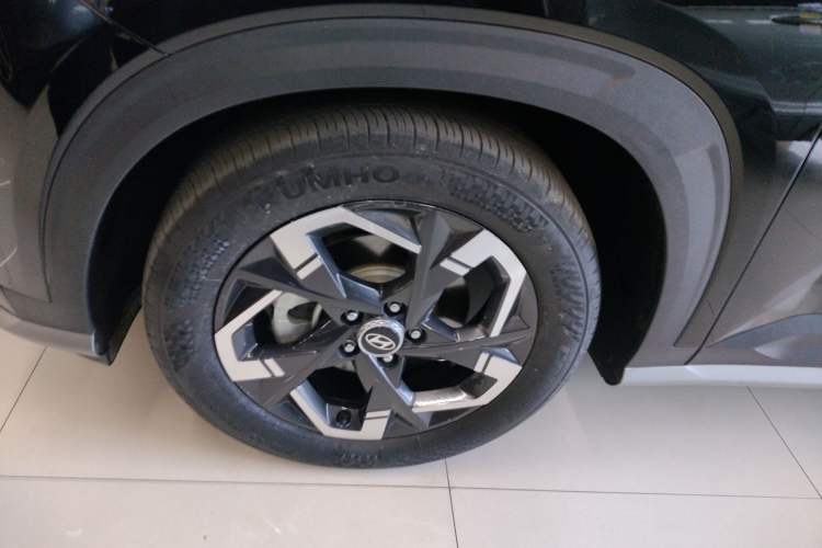 Used Hyundai ix35 2023 Musso 2.0L Deluxe Edition DLX
