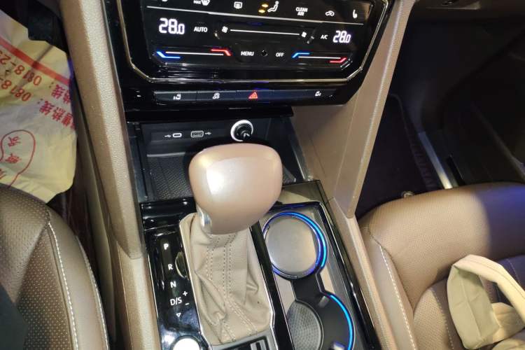 Used Volkswagen Viloran 2020 330TSI Luxury Edition
