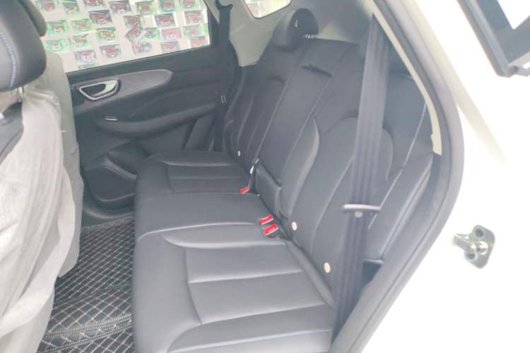 Used Roewe RX5 2025 PLUS 330TGI Automatic Trendsetting Smart Edition
