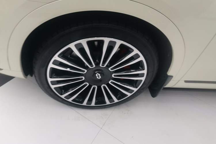 Used Hima AITO M9 2024 Range-Extended Ultra Version 42 kWh 6-Seater Model
