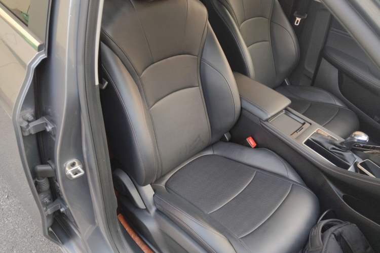 Used Roewe i5 2023 1.5L CVT Luxury Edition
