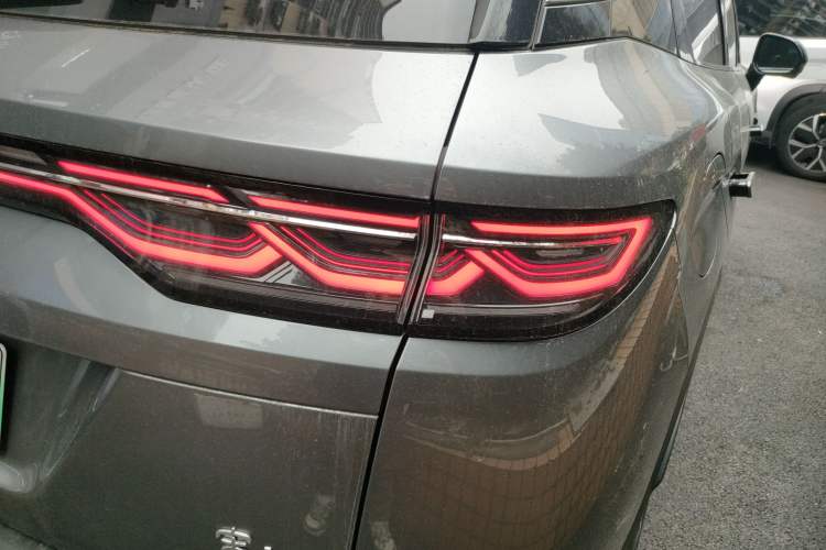 Used BYD Song L DM-i 2025 Intelligent Driving Version 160 km Beyond-Range Type
