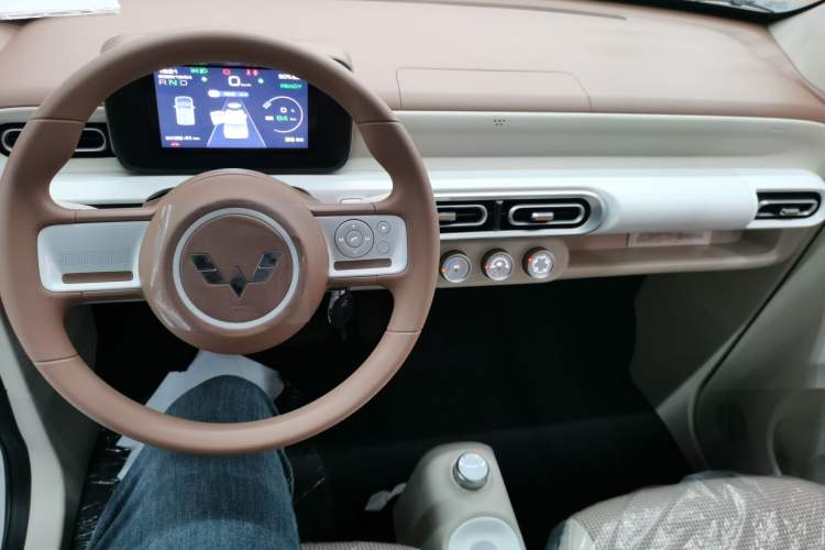 Used Wuling Hongguang MINIEV 2024 3rd Generation 215km Youth Edition
